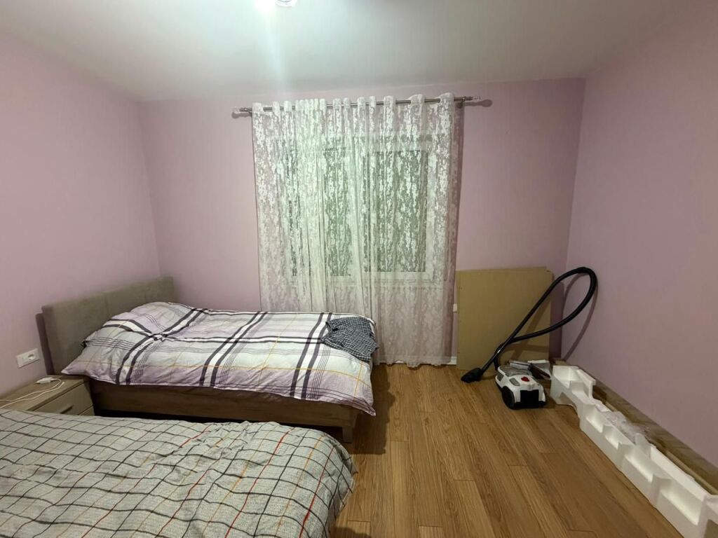 Apartament 2+1+2 tek Liqeni Thate Rruga Peti