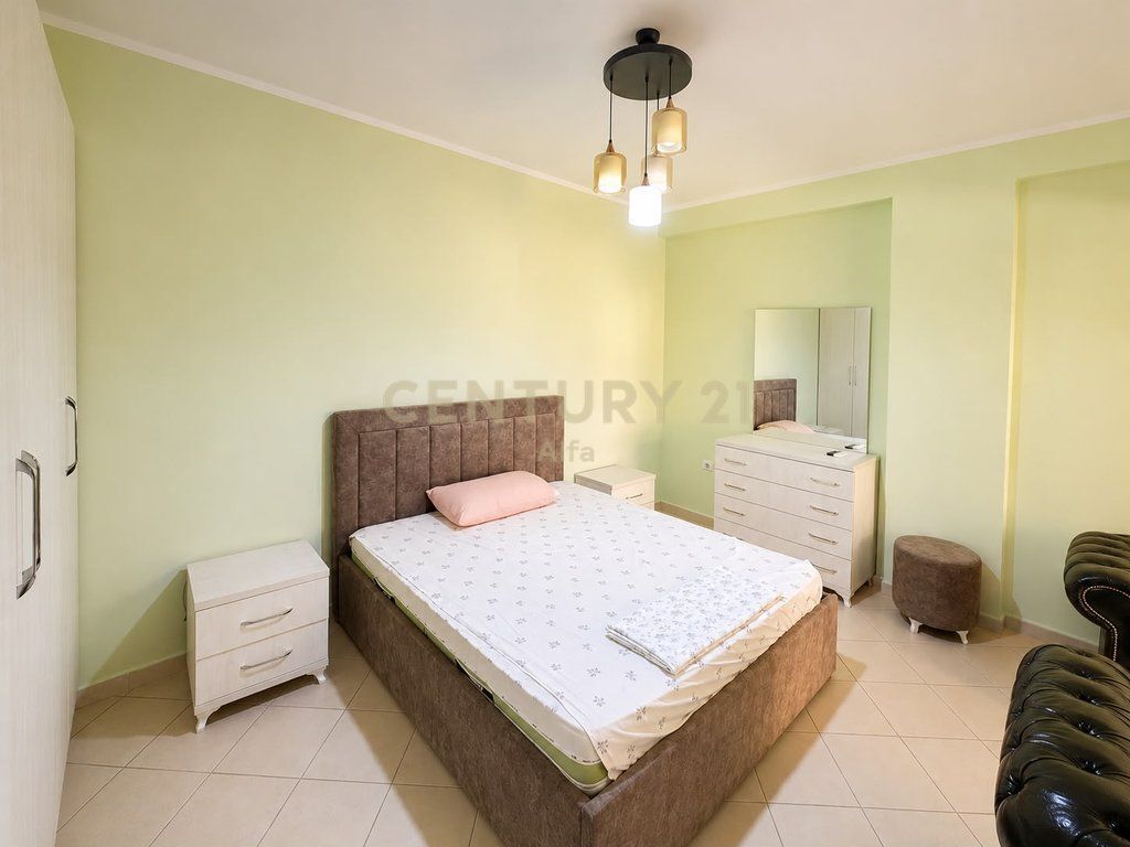 Shitet Apartament 2+1+2 në Fresk!