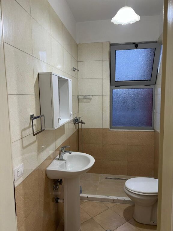 Kodra e diellit jepet me qira apartment 1+1 e mobiluar