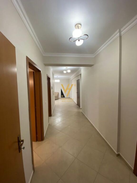 OFFICE 105 M2 FOR RENT ON KAVAJES STREET 900 EURO