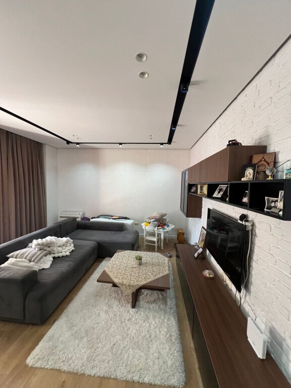 Vendesi Appartamento 2+1+2 +veranda, Yzberisht