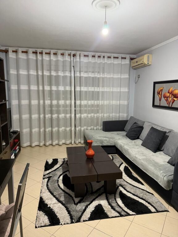 SHITET APARTAMENT 1+1 – TEK BRRYLI, TIRANË 📍