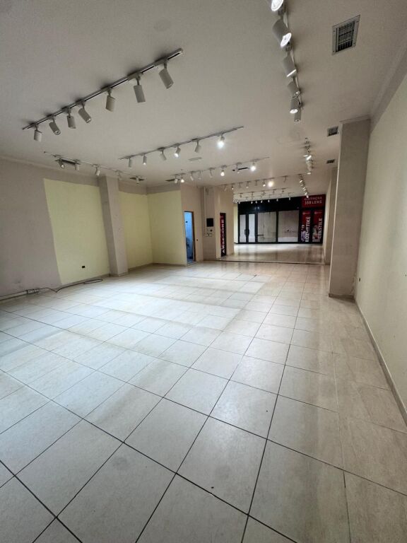 AMBIENTE COMMERCIALE, SPIAGGIA DI DURRËS