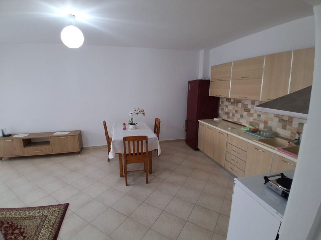 APARTAMENT NE SHITJE TE URA E DAJLANIT!!!