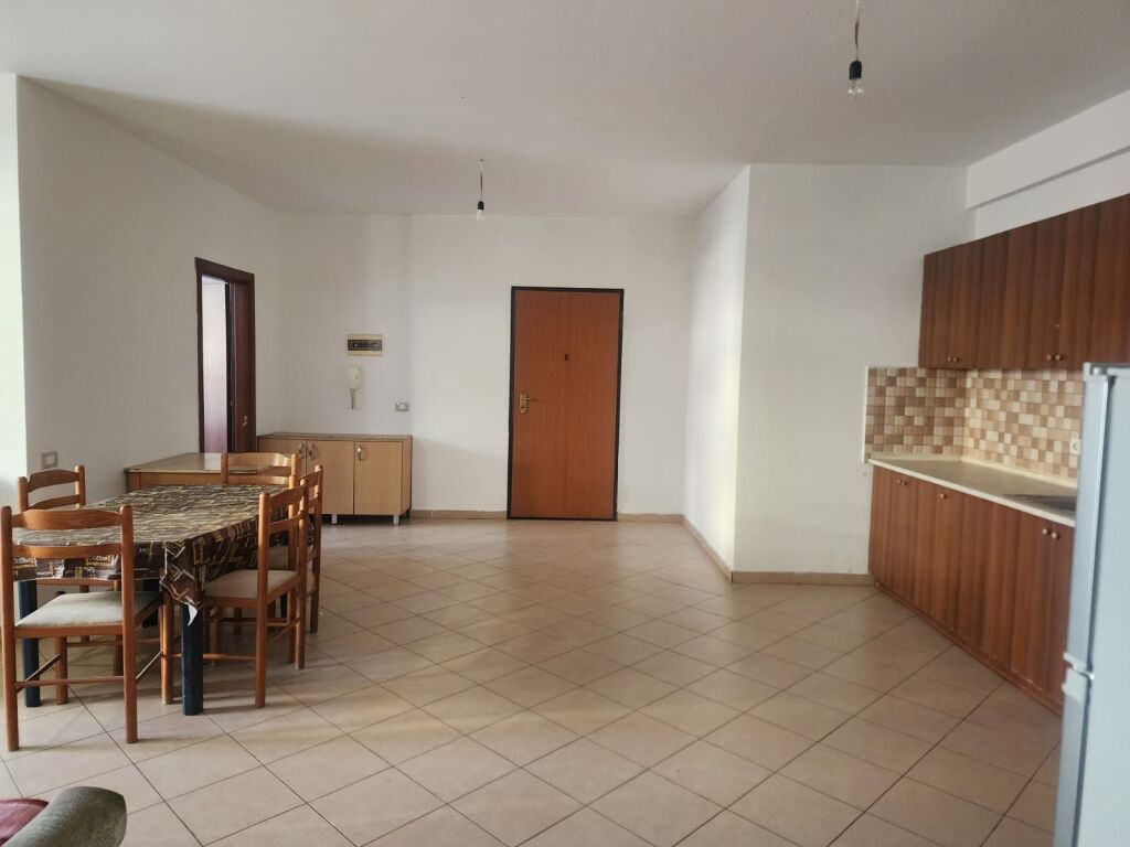 Okazion. Apartament 2+1 per shitje ne Astir