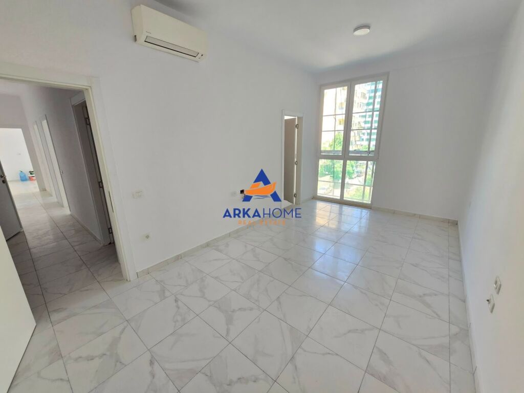 JEPET ZYRE ME QERA 111 M2 "PRANE KOMPLEKSIT SQUARE 21,NGJITUR ME CORNER RESIDENCE" 100000 LEKE