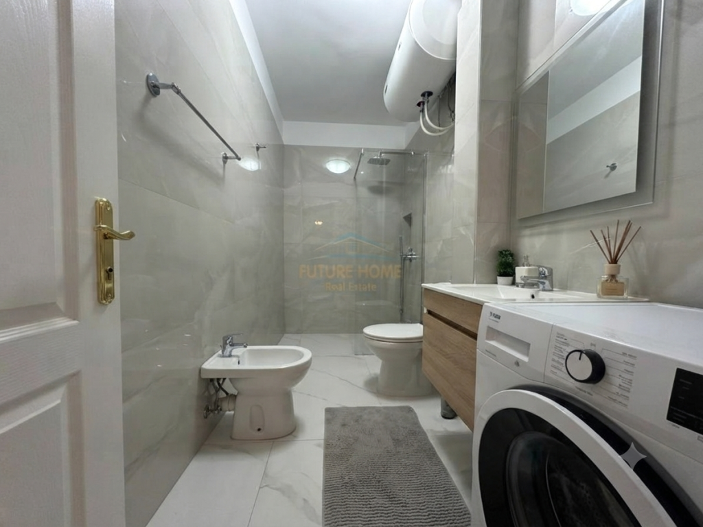 Qira, Apartament 2+1+2 Poste Parkimi, Pazari i Ri.