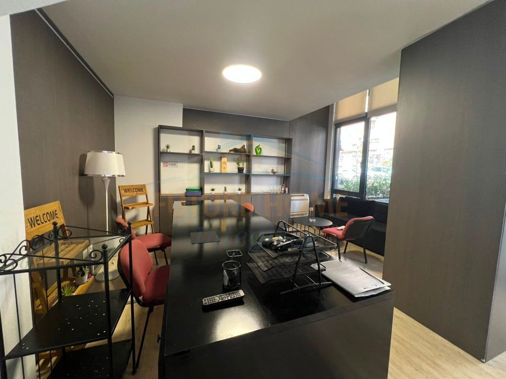 Qera, Ambient duplex për Zyra, Pazari i Ri, Tiranë.