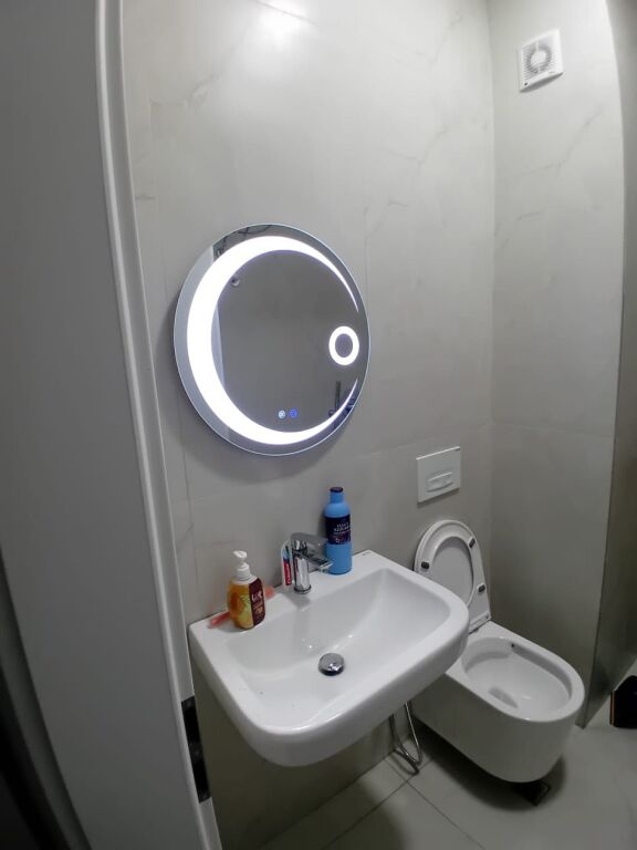 Jepet me qera apartament 1+1 dhe ballkon 📍Rezidenca Kadiu, Ali Dem