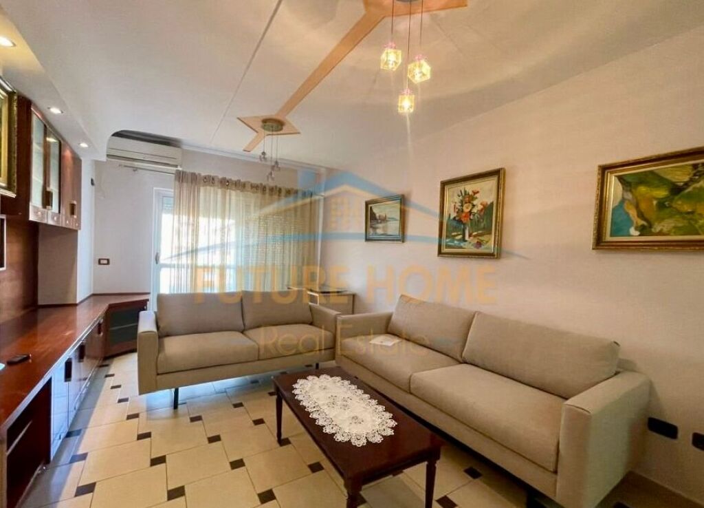 Qira, Apartament 2+1+2, Rruga e Barrikadave, Tiranë.