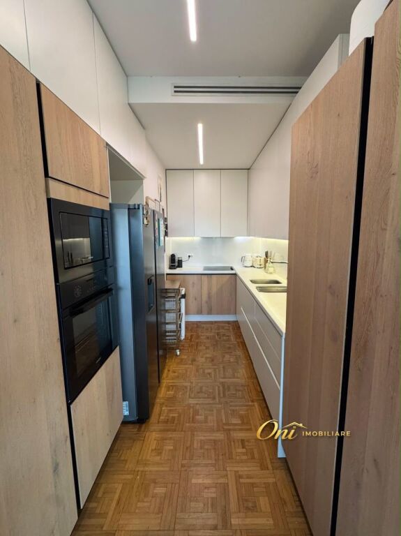JEPET APARTAMENT ME QERA 2+1+2, STADIUMI AIR ALBANIA