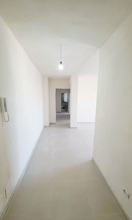 Shitet apartament 2+1, Kavaje
