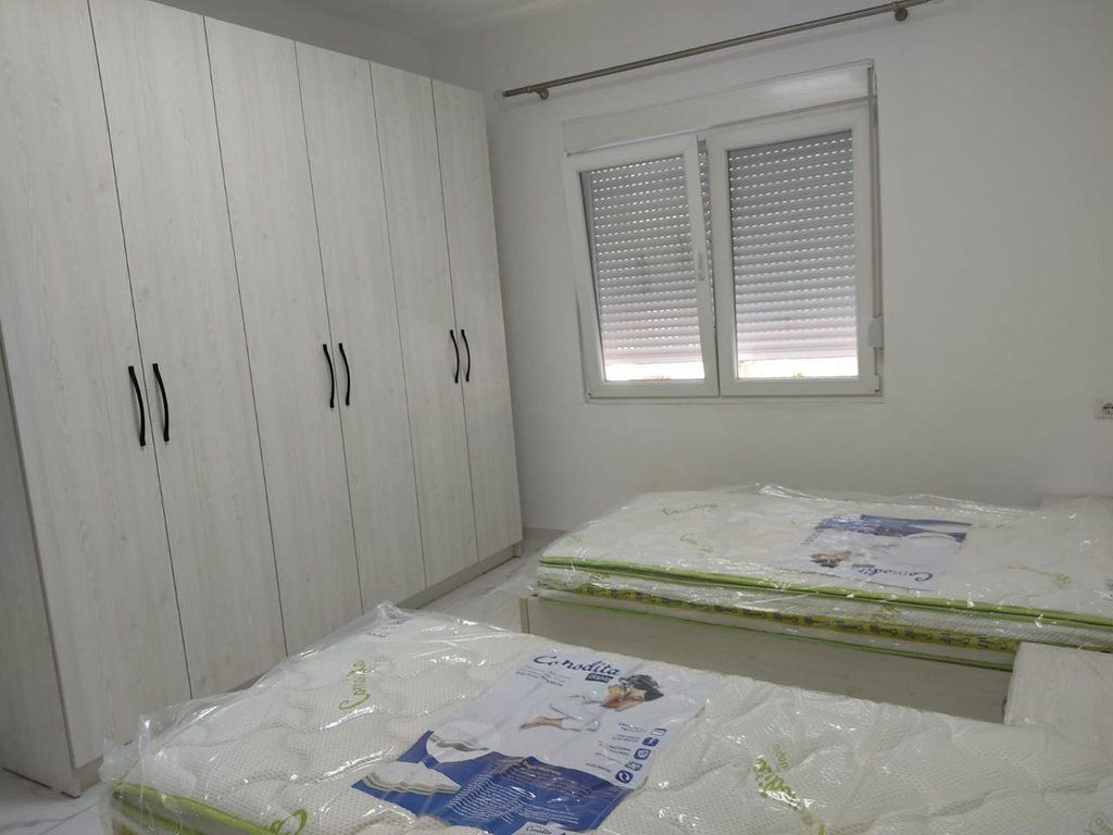 Ofrohet Apartament 2+1 me qira – Rruga e Dibrës, pranë Fakultetit të Mjekësisë