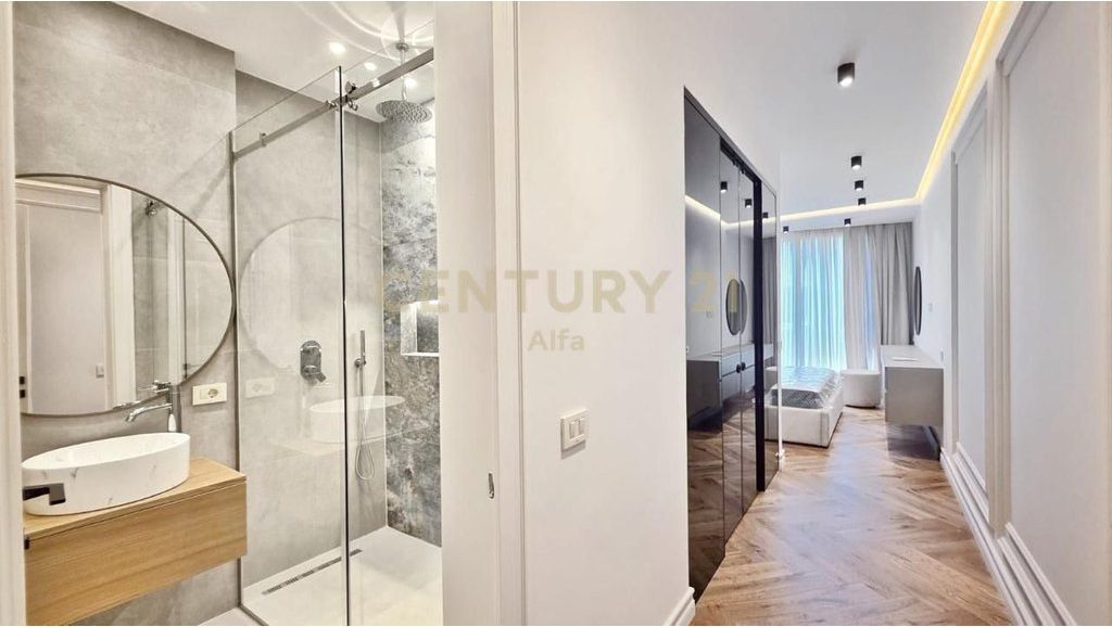 Apartament Luksoz 3+1+2 + Post Parkimi per Qira tek "Golden Residence"