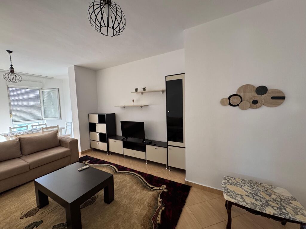Appartamento in affitto 2+1+2 in via Elbasan, vicino all'Ambasciata americana! ID 5282