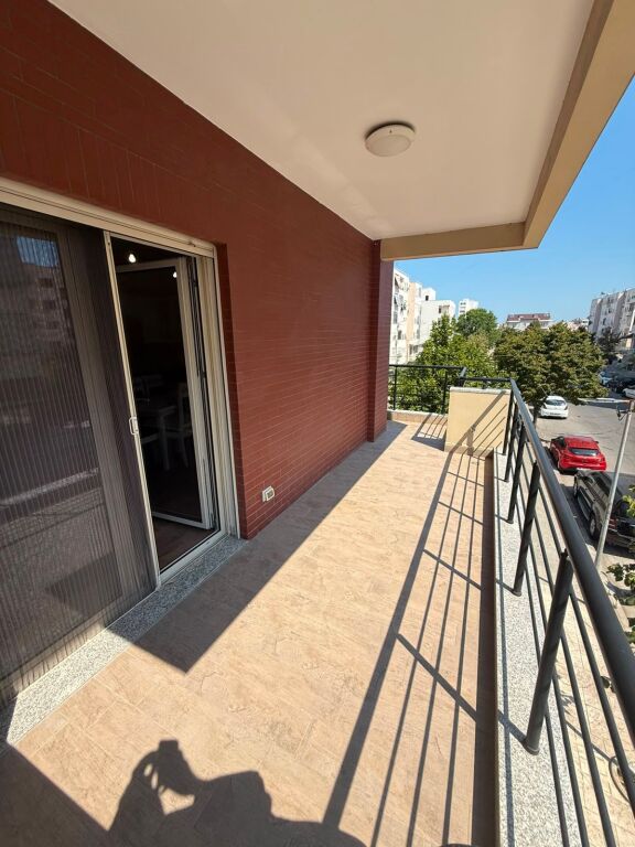 Apartament Modern   3+1 pranë Stadiumit –  Mobilim Cilësor, Pallat i Ri dhe i Mirëadministruar