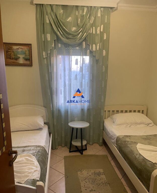 AFFITTASI APPARTAMENTO 2+1+BALCONE "STAZIONE DEI TRENI" 75.000 LEKE