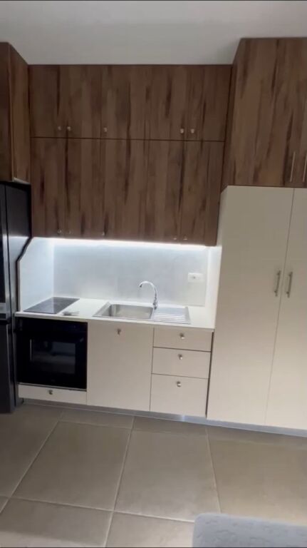 Monolocale in affitto a Yzberisht appena arredato 340€