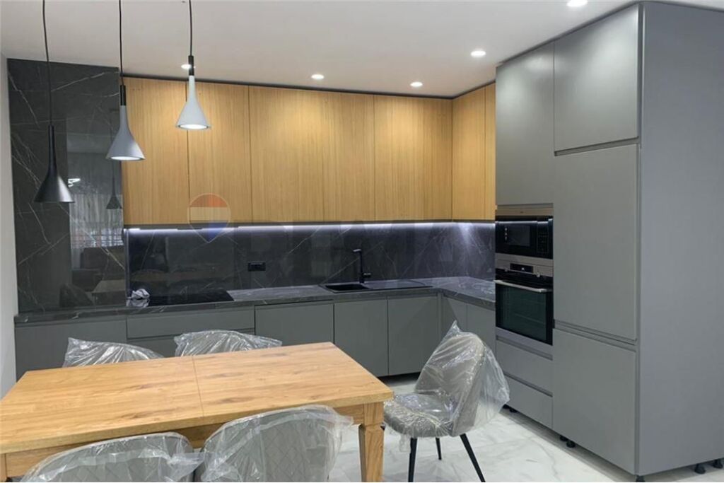 Apartament 3+1+parkim per qira te Kompleksi Delijorgji