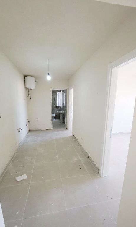 Shitet apartament 2+1, Kavaje