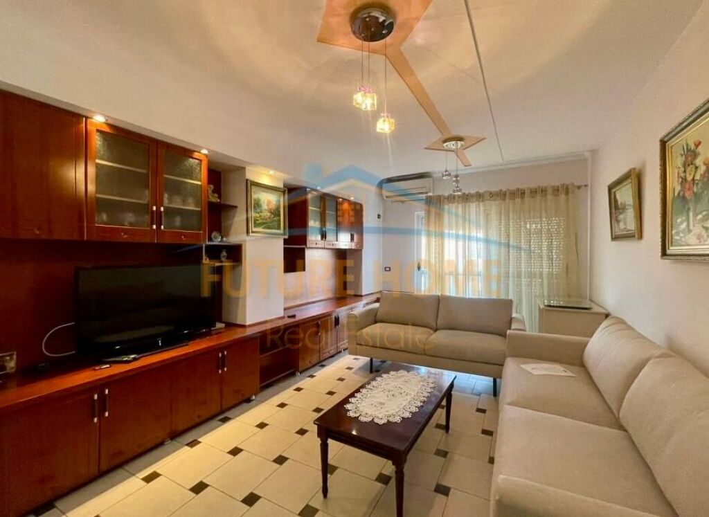 Qira, Apartament 2+1+2, Rruga e Barrikadave, Tiranë.