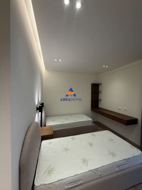 AFFITTASI APPARTAMENTO 3+1+BALCONE 127 M2 "COMPLESSO NDERGJONI, NUOVO VIALONE" 1.100 EURO