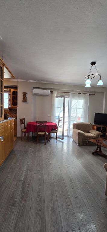 APARTAMENT 2+1, JEPET EDHE PER ARBNB!