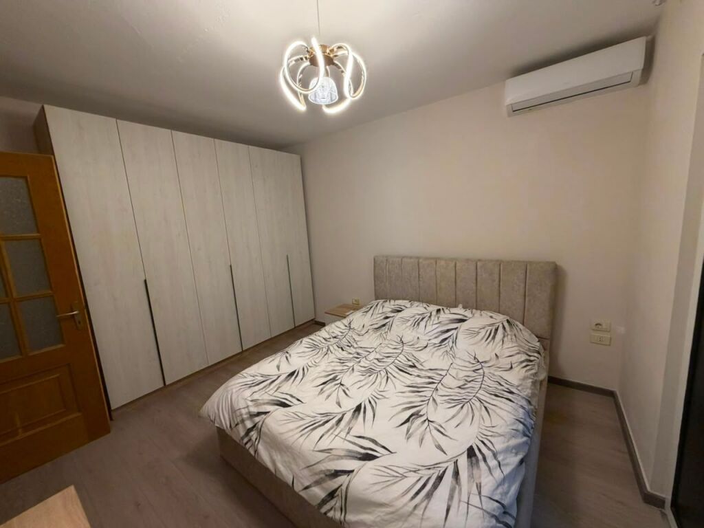 🏡 Jepet me qira apartament 2+1 – 📍 Laprakë (Pallati Arabit)💶 Çmimi: 60.000 lekë/muaj