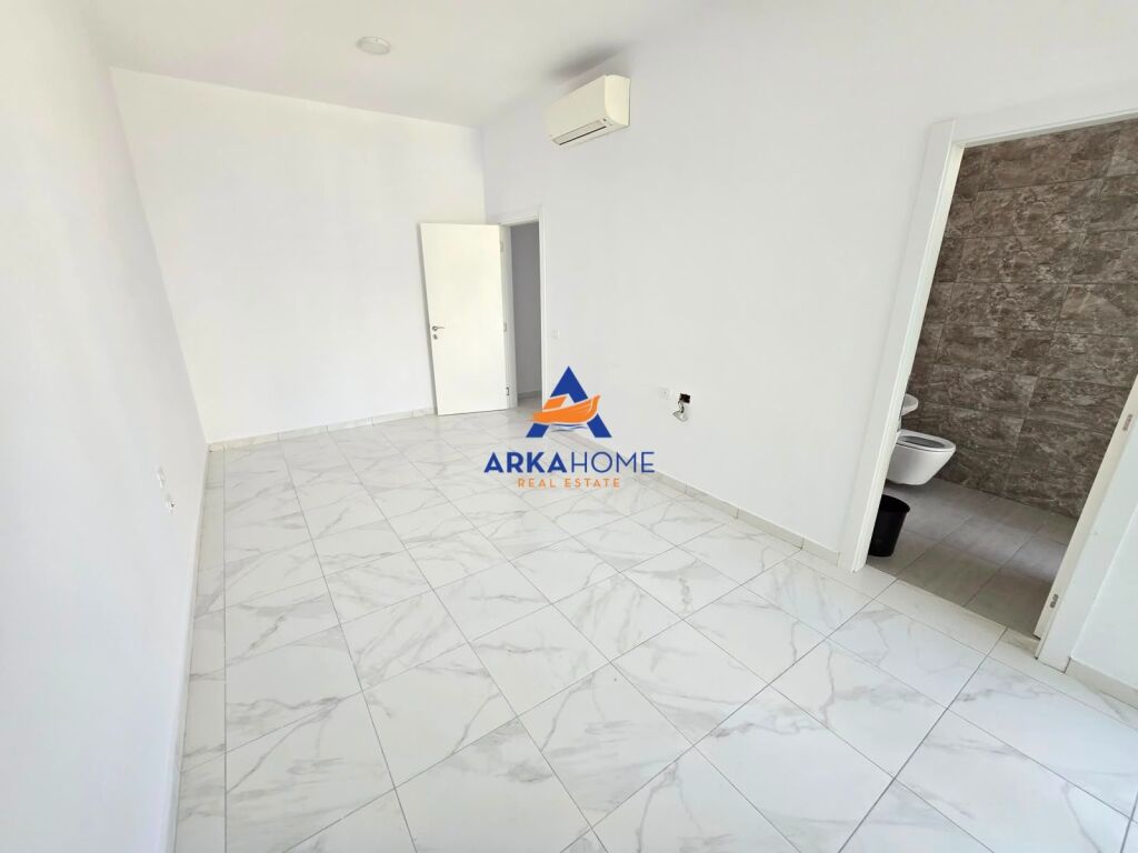 JEPET ZYRE ME QERA 111 M2 "PRANE KOMPLEKSIT SQUARE 21,NGJITUR ME CORNER RESIDENCE" 100000 LEKE