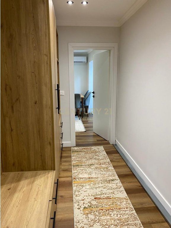 APARTAMENT 2+1 ME QIRA - PAZARI I RI