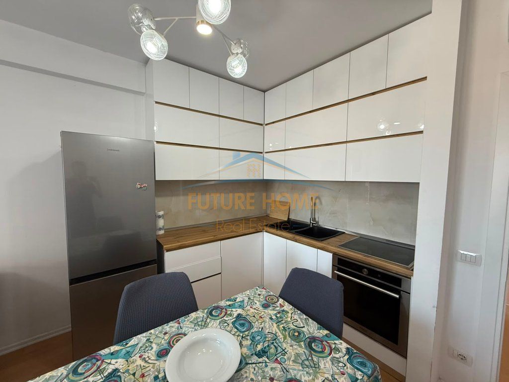 Rent, Apartment 2+1+2, 5 Maji Street, Tirana
