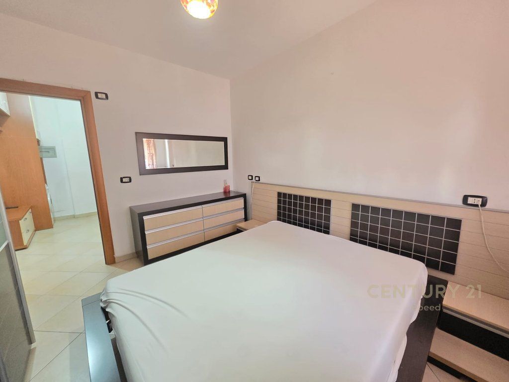 JEPET APARTAMEN 2+1+2 ME QIRA TE 21 DHJETORI!!!