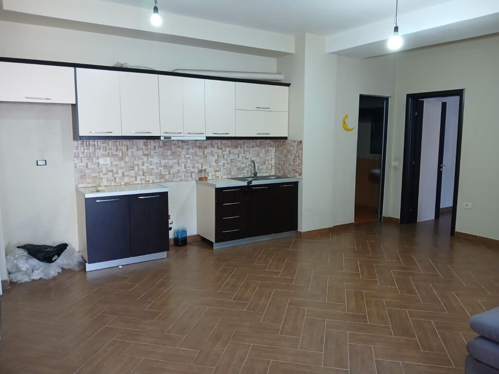 APARTAMENT ME QERA 2+1+2 ASTIR 450 EURO FH-87083