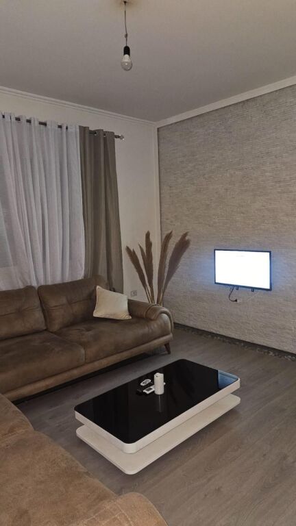 Apartament 1+1 me qira, Rruga e Kavajes(Pas Globe)