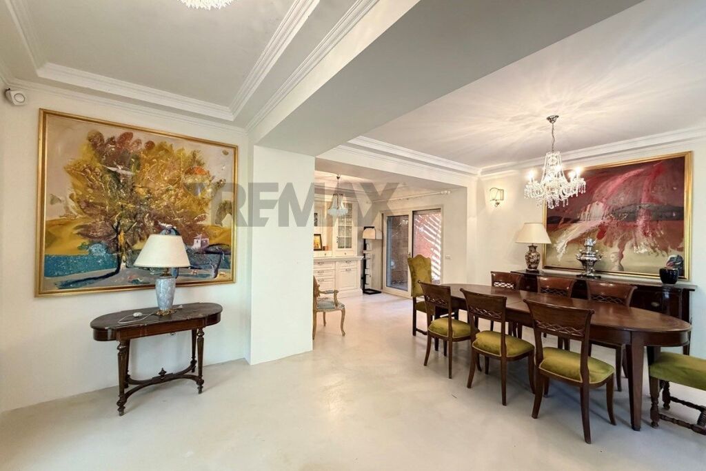 Appartamento 3+1 in vendita a Dhermi, Vlore