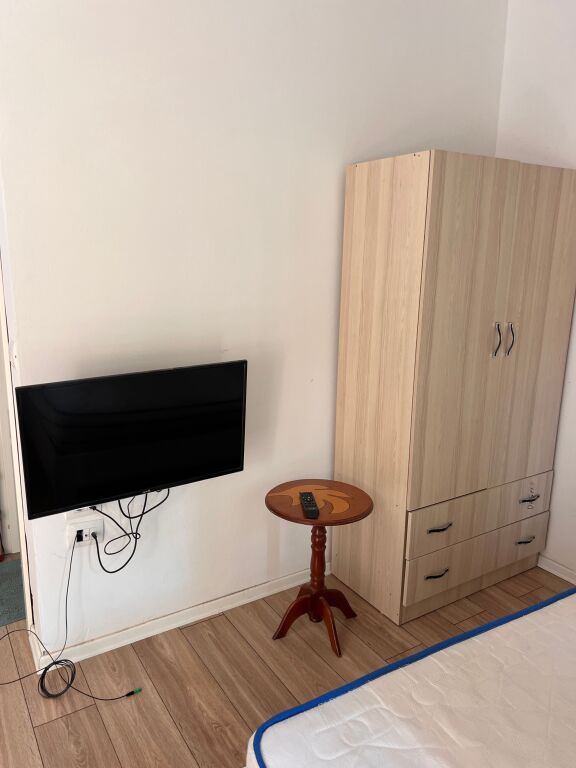 Jepet me qira garsionere Te Ali Demi Residenca Kadiu 250 mije leke