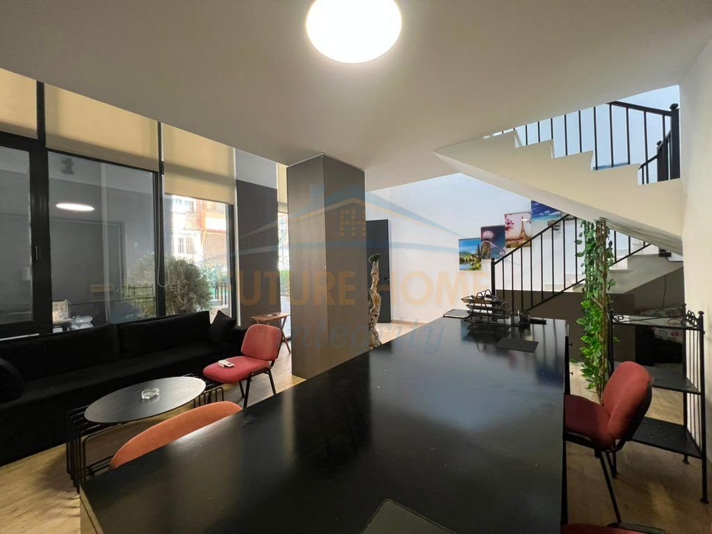 Qera, Ambient duplex për Zyra, Pazari i Ri, Tiranë.