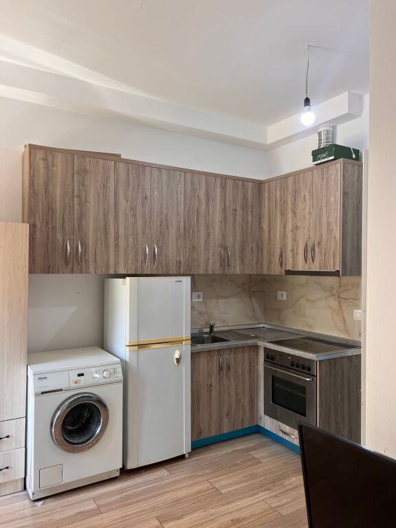Jepet me qira garsionere Te Ali Demi Residenca Kadiu 250 mije leke