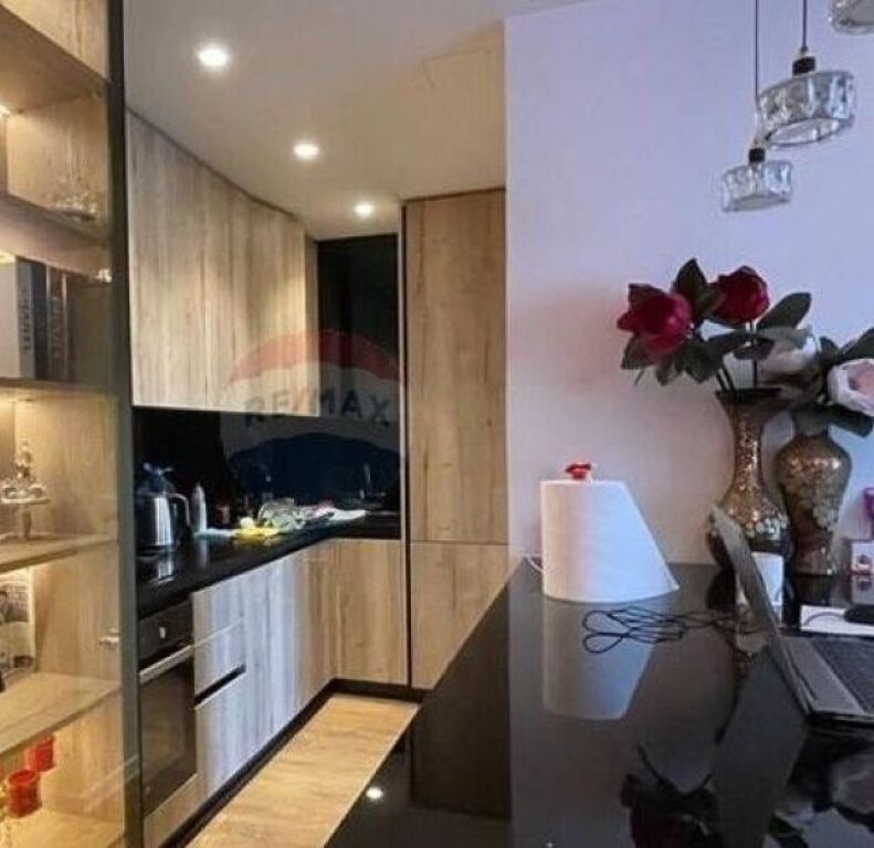 Apartament - Për Qira - Rruga e Kosovarëve, Tiranë
