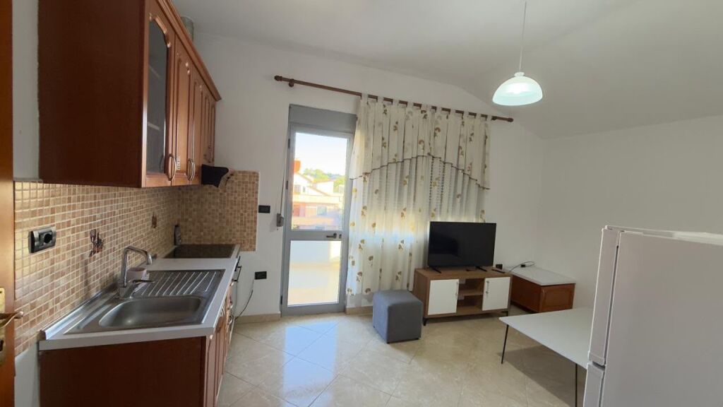 For rent 1+1 5 Maji Street 450 thousand leke