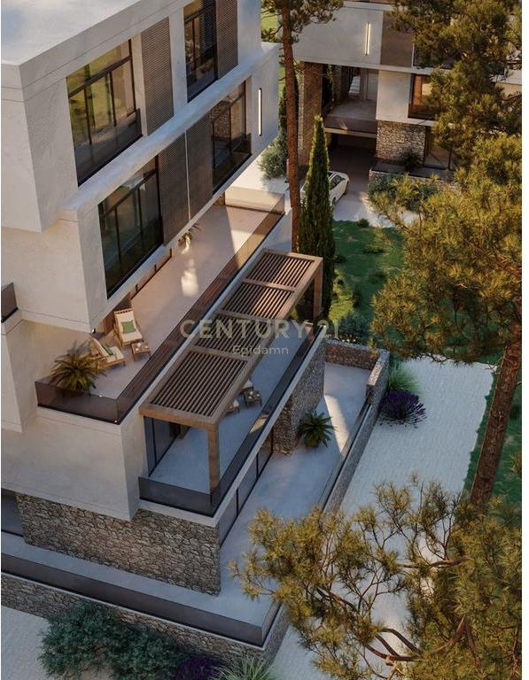 DUPLEX WITH YARD FOR SALE IN " PORTO LALZI " HAMALLAJ !   