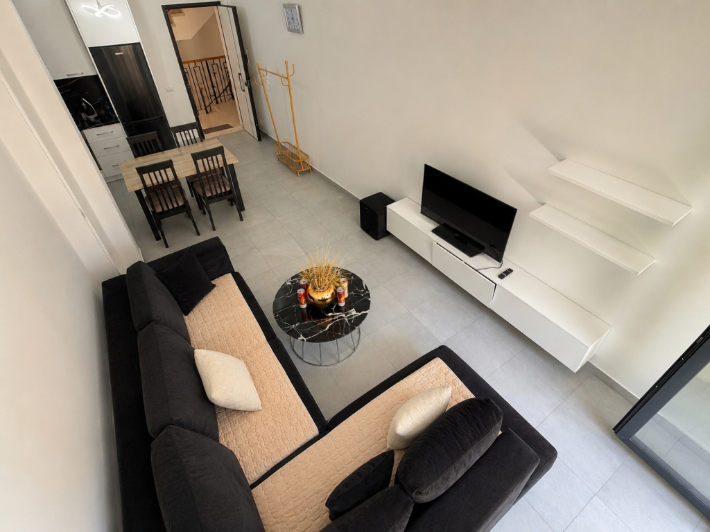 Rent 1+1 dry lake near hotel radison