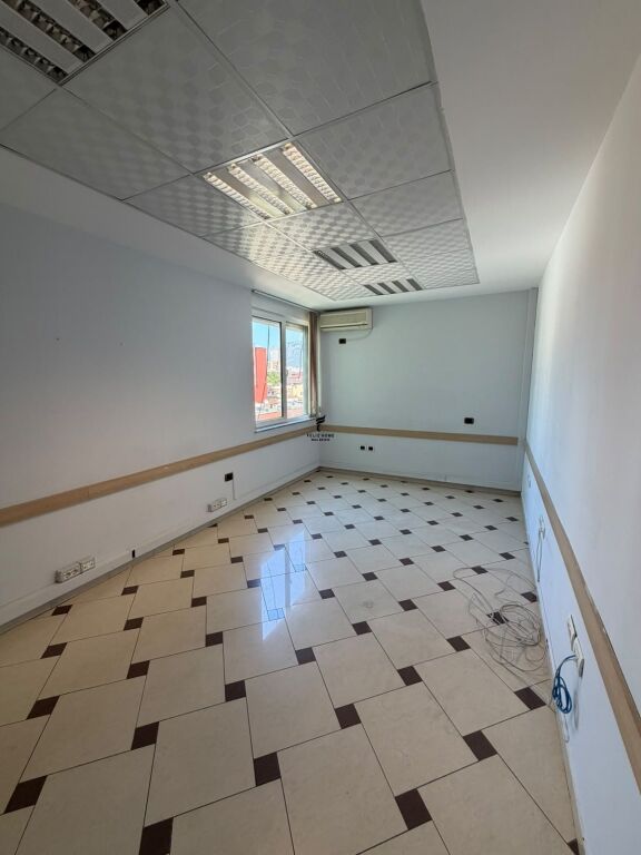 ZYRE ME QERA 130 M2 BLLOK 100.000 LEKE FH-86968