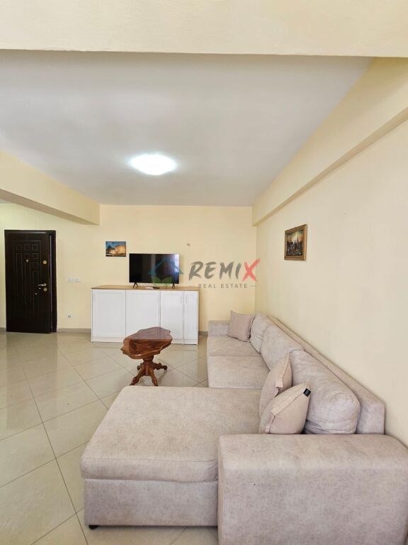 🏡 Jepet me qera apartament 1+1 pranë Pallatit të Sportit, Durrës