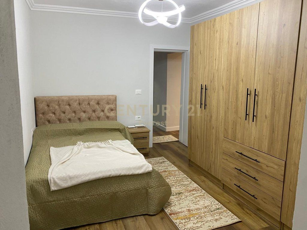 APARTAMENT 2+1 ME QIRA - PAZARI I RI