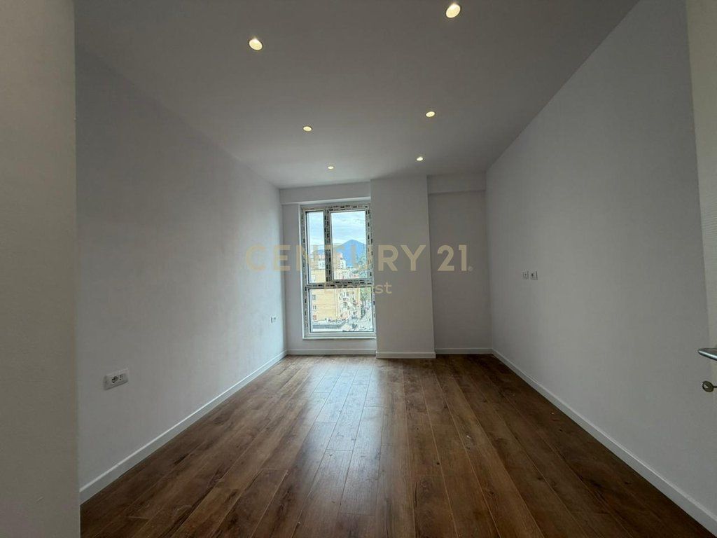 21-DHJETORI, OFFICE FOR RENT