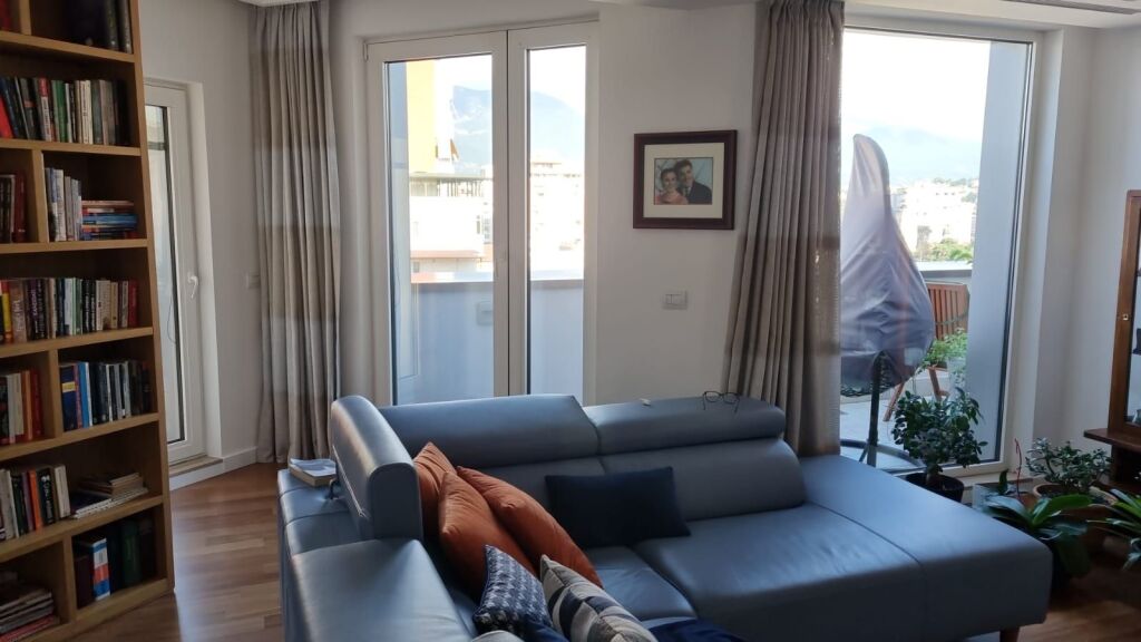 Rent Apartment 2+1+2+Parking Space, Center, Tirana. Empire72527