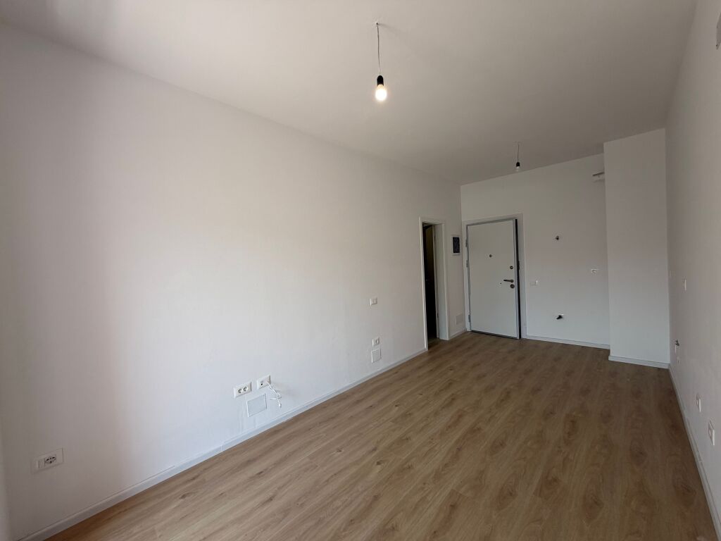 Shitet garsoniere 58000€