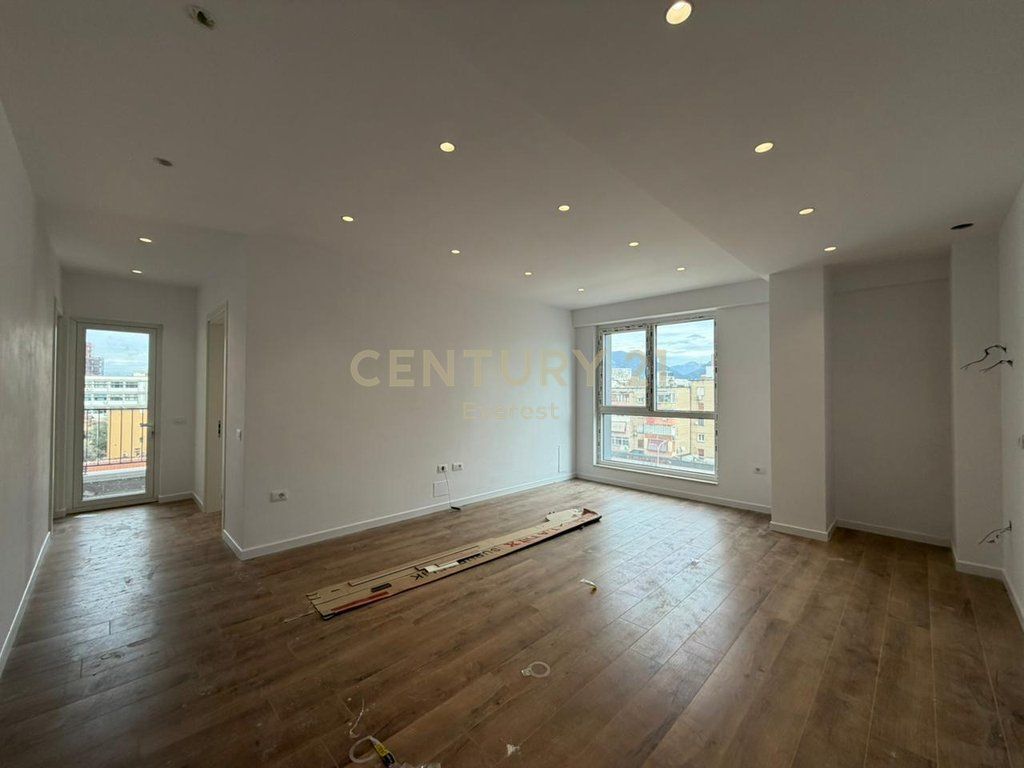 21-DHJETORI, OFFICE FOR RENT