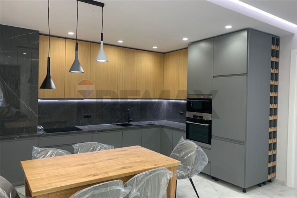Apartament 3+1+parkim per qira te Kompleksi Delijorgji